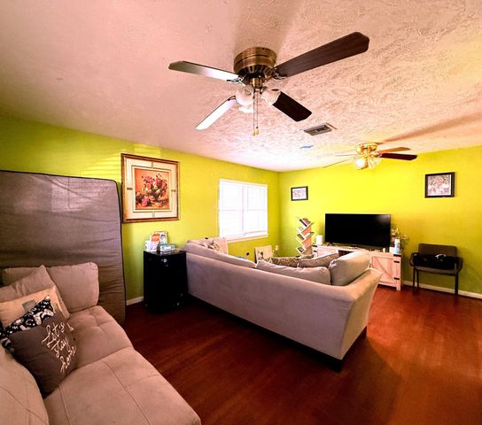 6625 Sandstone Street, Houston, TX 77074