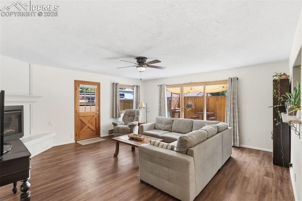 Image 11 of property listing at 3012 W Platte Avenue, Colorado Springs, CO 80904