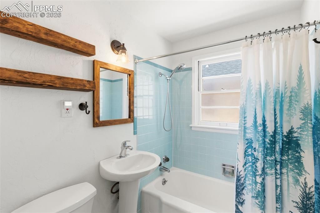 Image 19 of property listing at 3012 W Platte Avenue, Colorado Springs, CO 80904