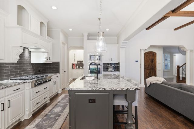 3863 Guinn Gate Drive, Frisco, TX 75034