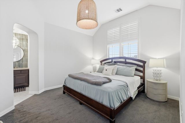 3863 Guinn Gate Drive, Frisco, TX 75034