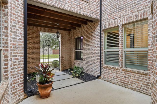 3863 Guinn Gate Drive, Frisco, TX 75034