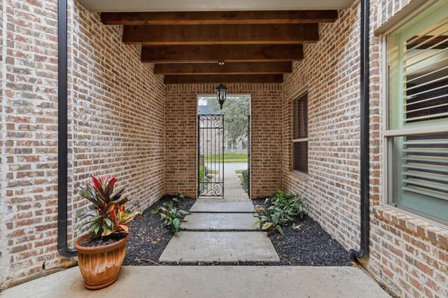 3863 Guinn Gate Drive, Frisco, TX 75034