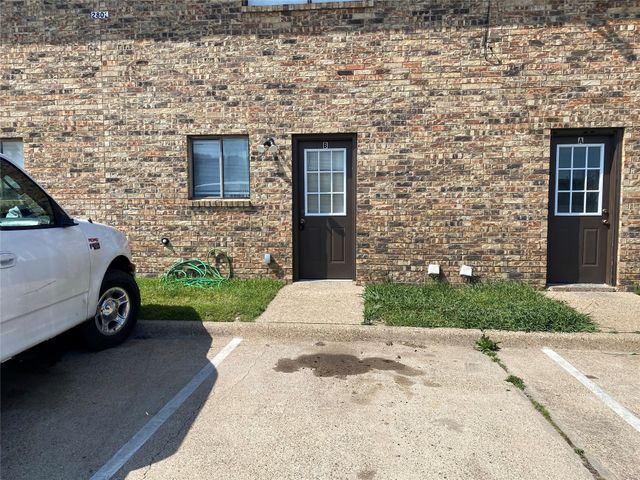 2802 Wimbledon Court B, Garland, TX 75041