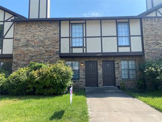 2802 Wimbledon Court B, Garland, TX 75041