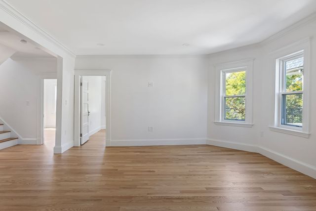 83 Kenmere 2, Medford, MA 02155