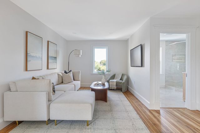 83 Kenmere 2, Medford, MA 02155