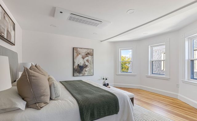 83 Kenmere 2, Medford, MA 02155