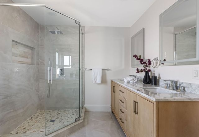 83 Kenmere 2, Medford, MA 02155