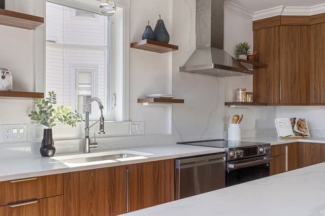 83 Kenmere 2, Medford, MA 02155