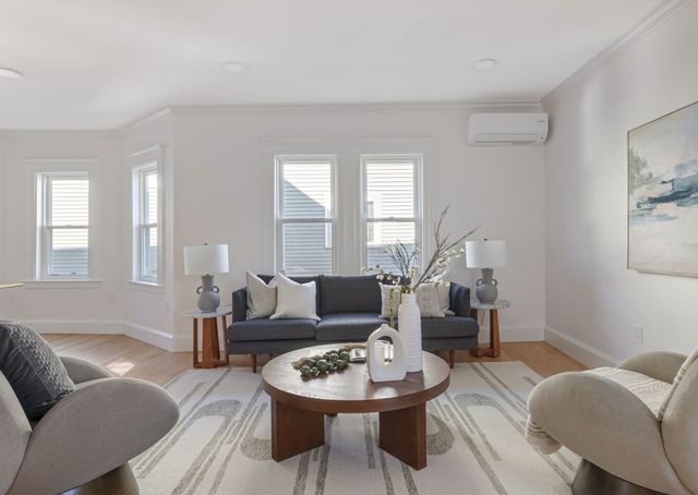 83 Kenmere 2, Medford, MA 02155