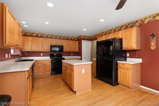 678 Joshua Drive, Highland, MI 48356