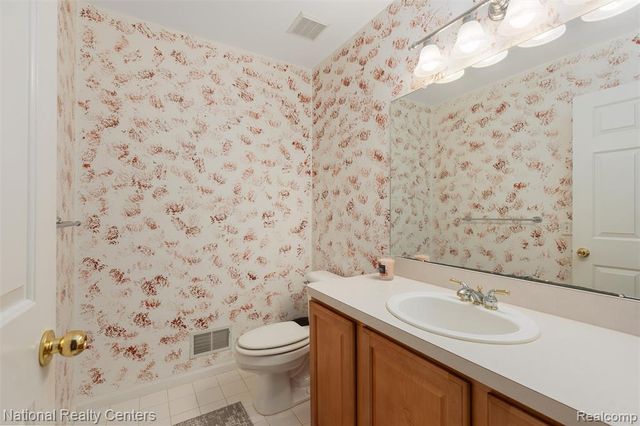 678 Joshua Drive, Highland, MI 48356