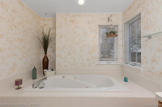 678 Joshua Drive, Highland, MI 48356