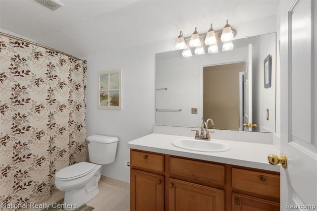 678 Joshua Drive, Highland, MI 48356