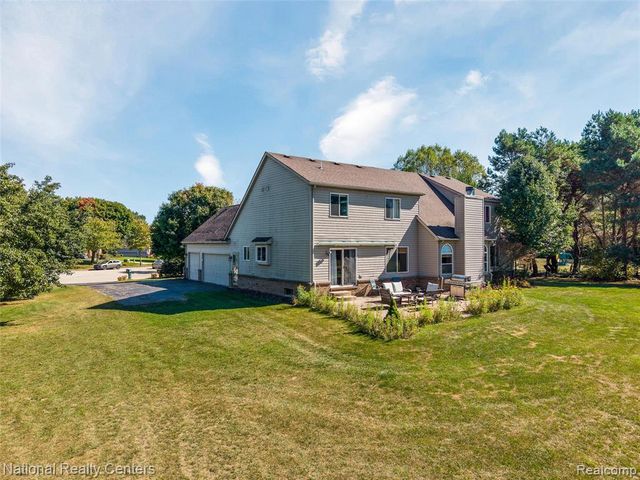 678 Joshua Drive, Highland, MI 48356