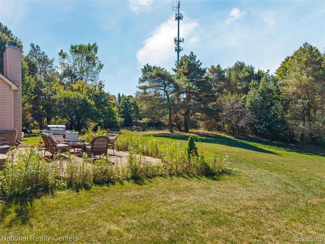 678 Joshua Drive, Highland, MI 48356