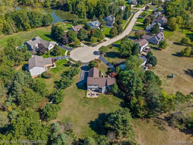 678 Joshua Drive, Highland, MI 48356
