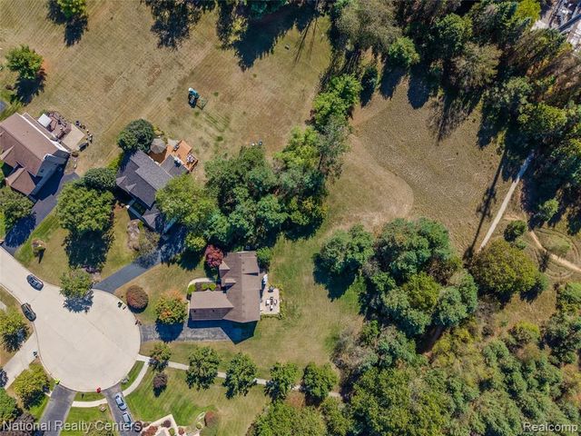 678 Joshua Drive, Highland, MI 48356