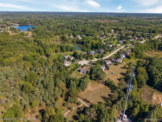 678 Joshua Drive, Highland, MI 48356