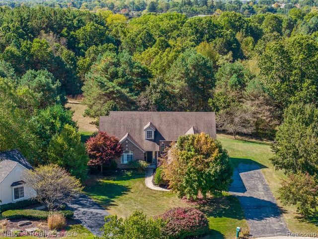 678 Joshua Drive, Highland, MI 48356