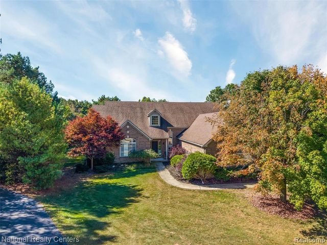 678 Joshua Drive, Highland, MI 48356