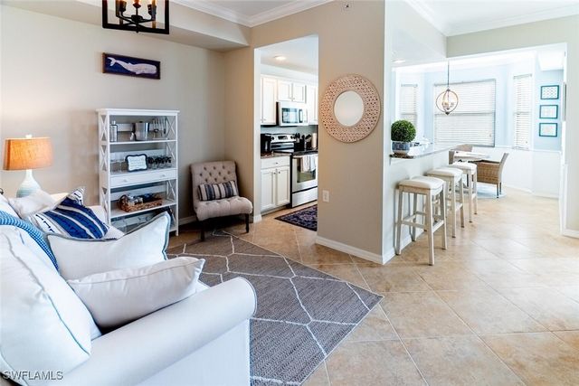 9715 Acqua CT 116, Naples, FL 34113