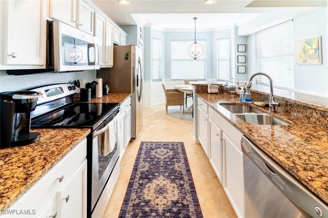 9715 Acqua CT 116, Naples, FL 34113