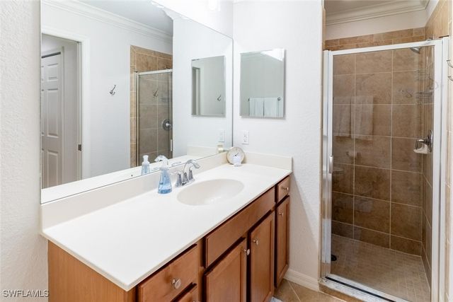 9715 Acqua CT 116, Naples, FL 34113