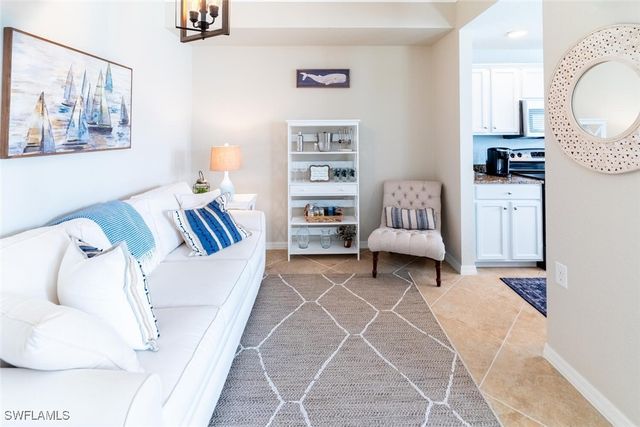 9715 Acqua CT 116, Naples, FL 34113