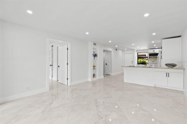 2614 COVE CAY DRIVE 106, Clearwater, FL 33760