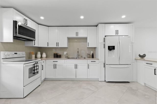 2614 COVE CAY DRIVE 106, Clearwater, FL 33760