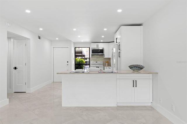 2614 COVE CAY DRIVE 106, Clearwater, FL 33760