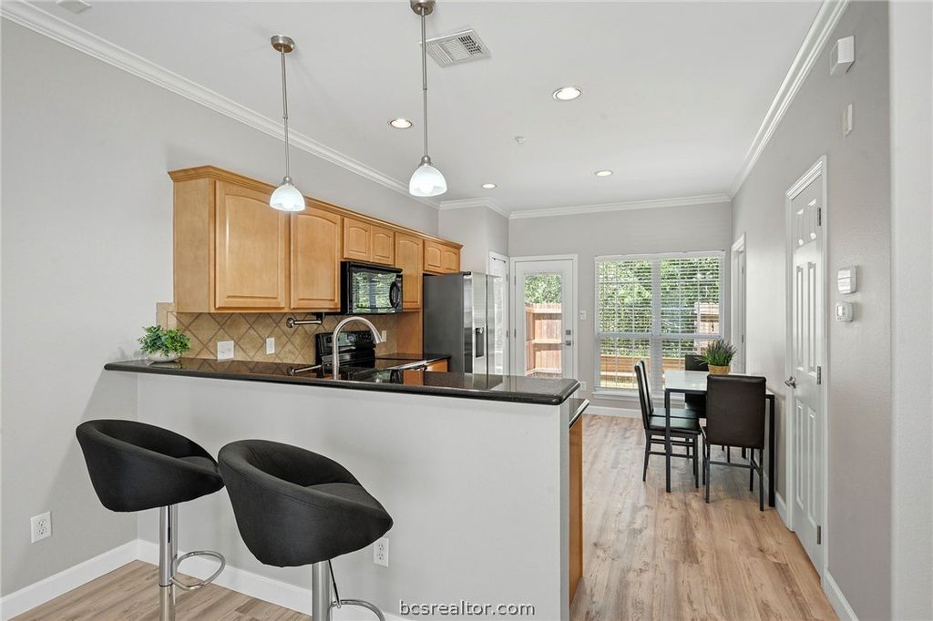 305 Holleman E 805, College Station, TX 77840 — photo 5