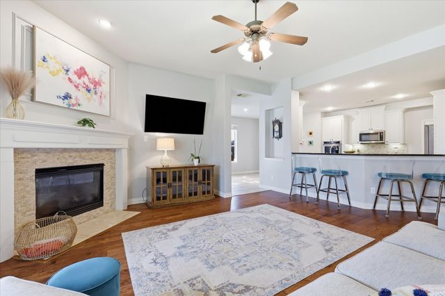 541 Hunter Street, Lantana, TX 76226