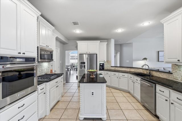 541 Hunter Street, Lantana, TX 76226
