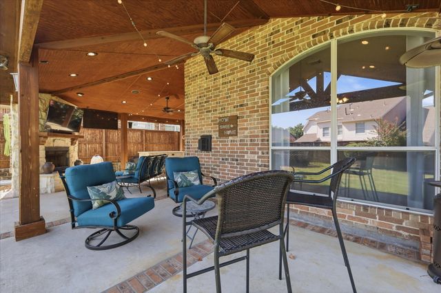 541 Hunter Street, Lantana, TX 76226