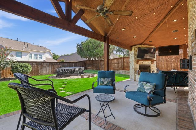 541 Hunter Street, Lantana, TX 76226