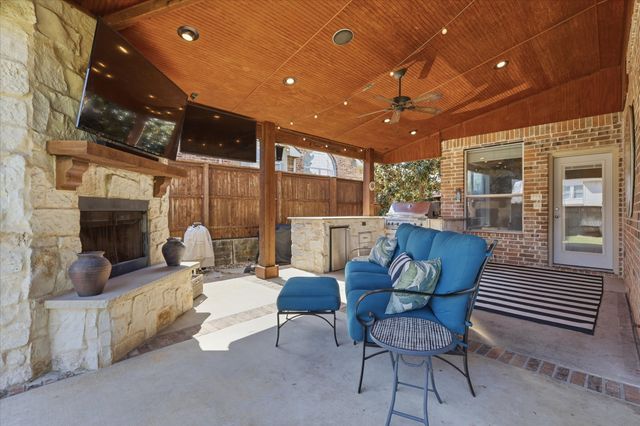 541 Hunter Street, Lantana, TX 76226