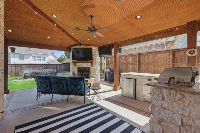 541 Hunter Street, Lantana, TX 76226