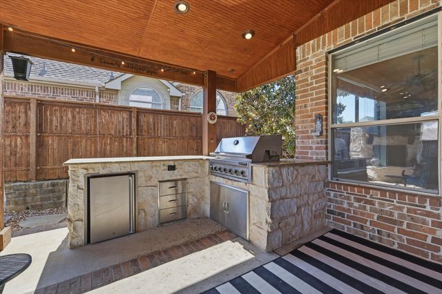 541 Hunter Street, Lantana, TX 76226