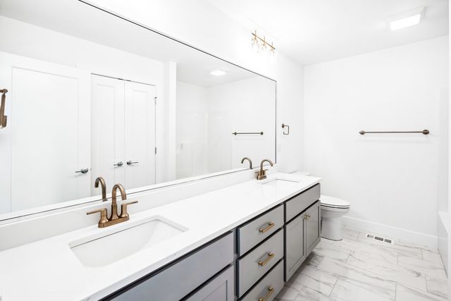 5017 Finlen Lane, Bloomington, IL 61705