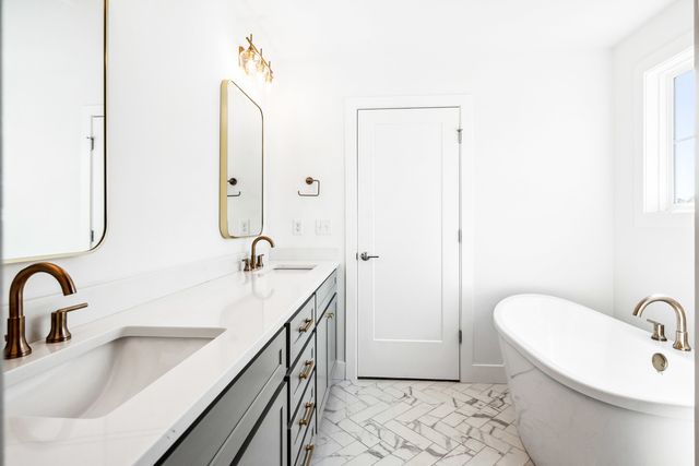 5017 Finlen Lane, Bloomington, IL 61705