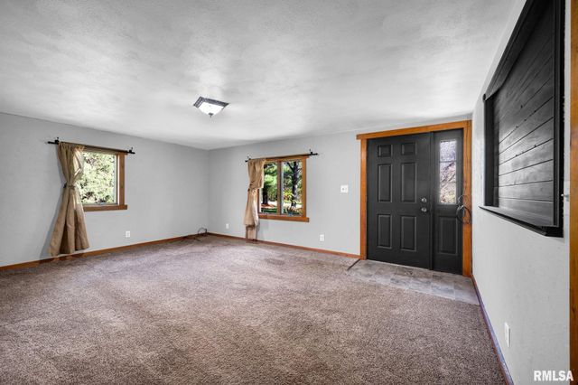 12628 TOWERLINE Road, Pekin, IL 61554