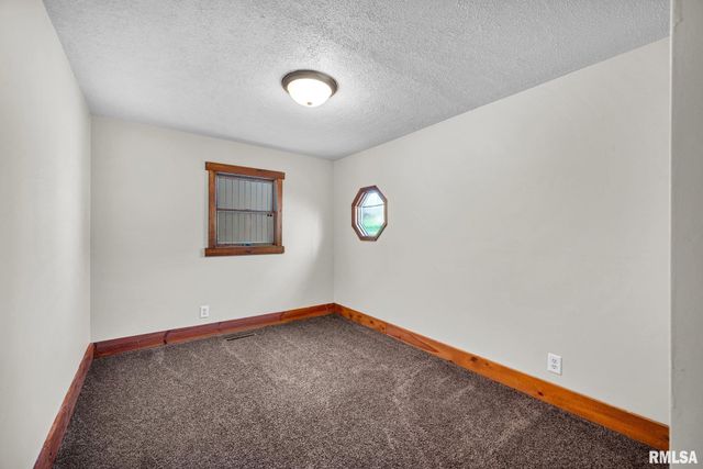 12628 TOWERLINE Road, Pekin, IL 61554