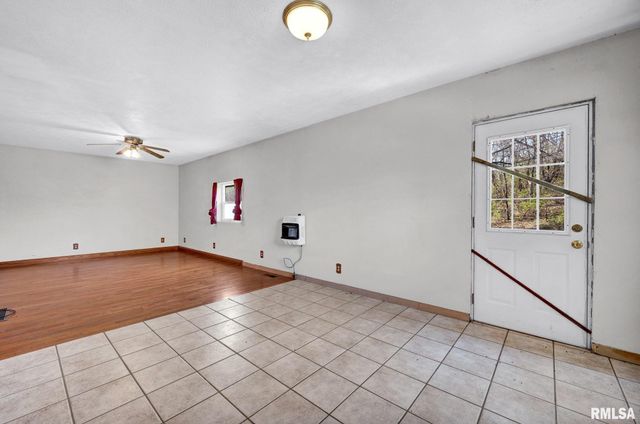 12628 TOWERLINE Road, Pekin, IL 61554