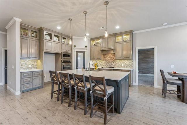 5916 Grandby Road, Edmond, OK 73034