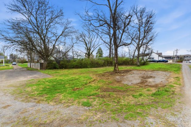 103 College St, Smyrna, TN 37167