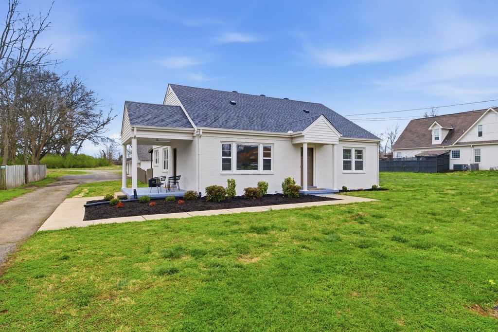 103 College St, Smyrna, TN 37167