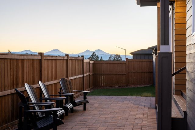 3781 SW 43rd Street, Redmond, OR 97756